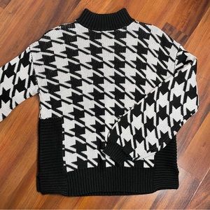 Nine West Mock Neck Hounds Tooth Thick Sweater | Size: L